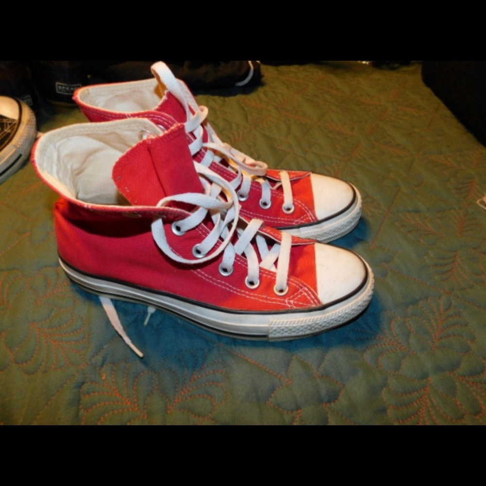Red High Top Converse women's 7 men's 5